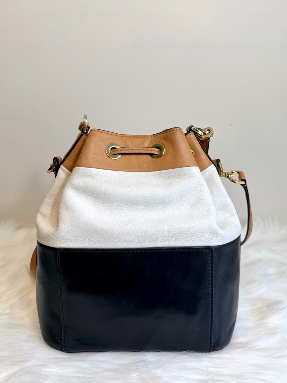 Michael Kors Leather Colorblock Bucket Shoulder/Crossbody Bag Black, White & Tan - Picture 8 of 16